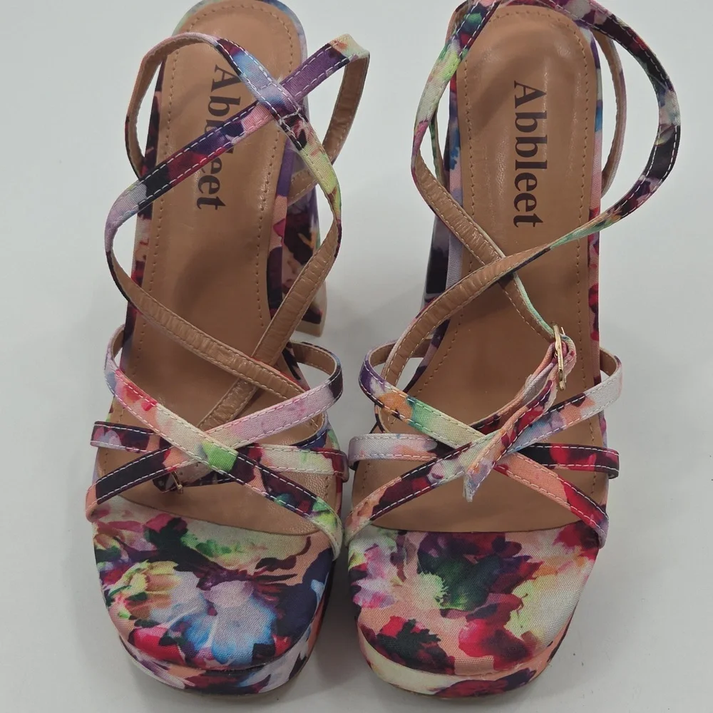 Floral Platform Strappt Sandals - Picture 4 of 16